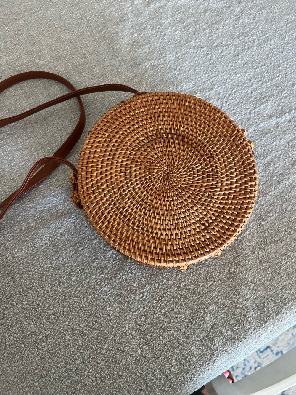 UNBRANDED • round rattan woven crossbody purse - Picture 5 of 9